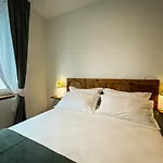 Bed & Breakfast Taffeta