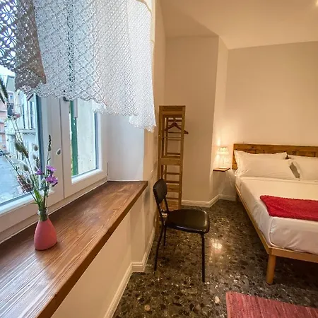 Bed & Breakfast Taffeta *